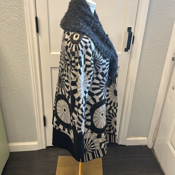 EUC Angel of the North Sweater Jacket - Picture 2 of 10